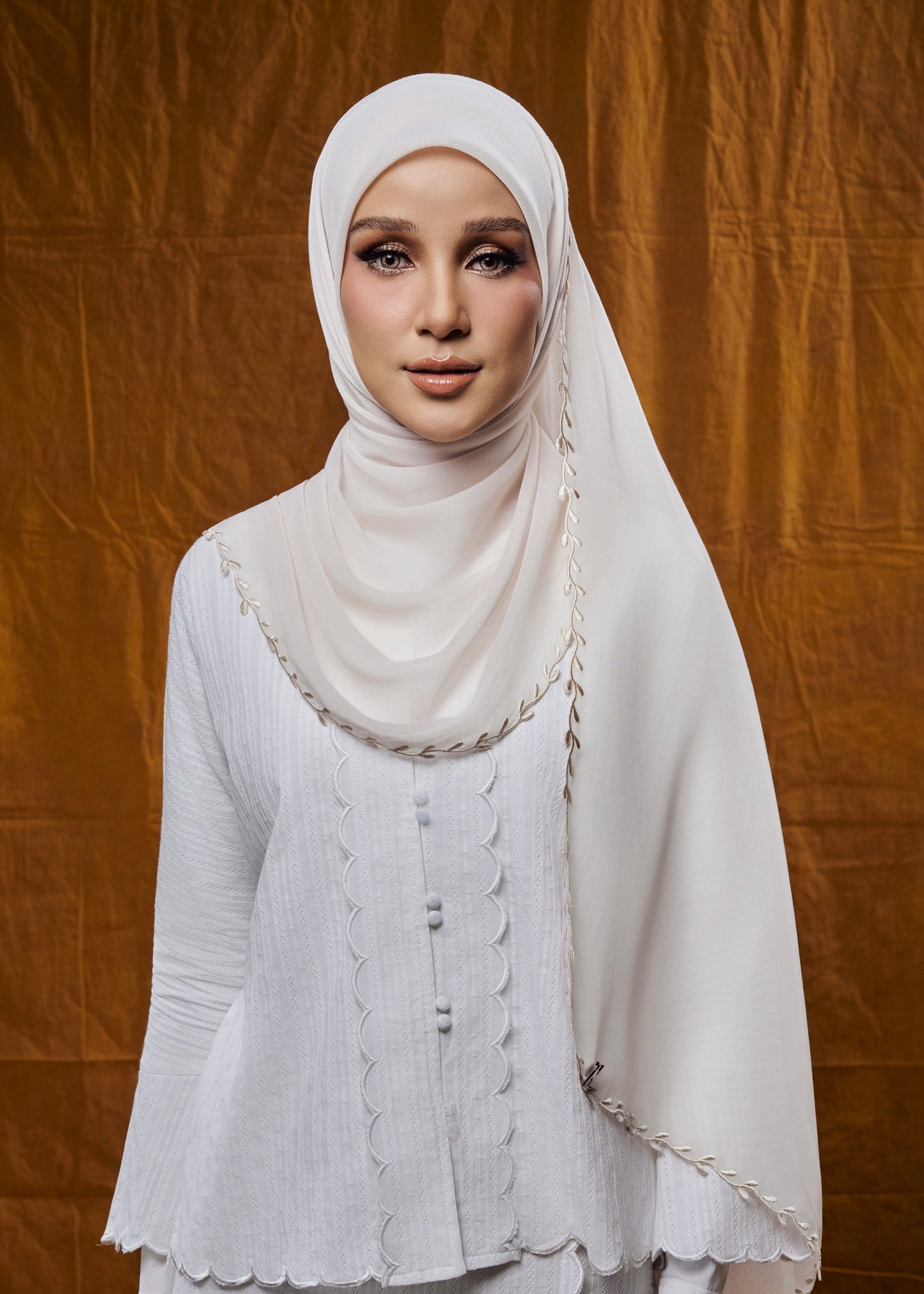 Kencana in Amina