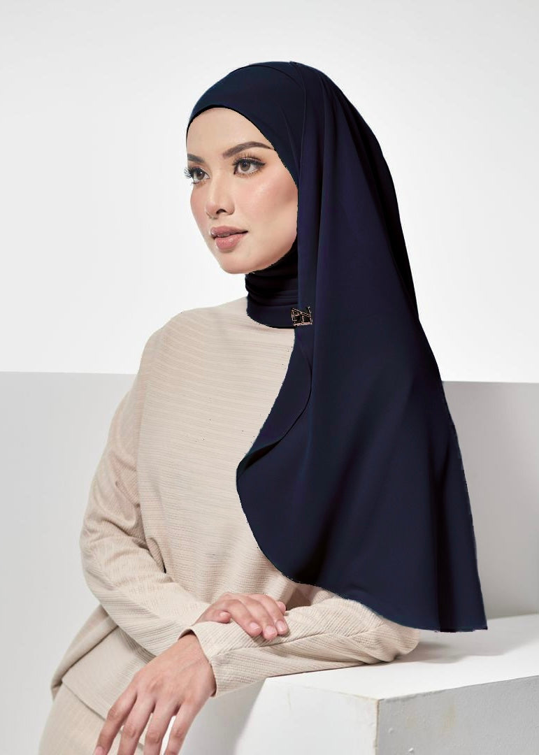 Laura Classic Blue