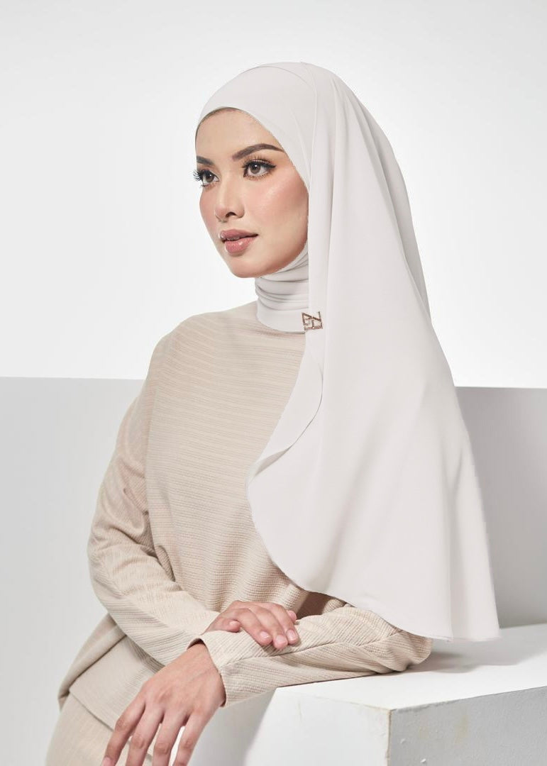 Laura Crispy White