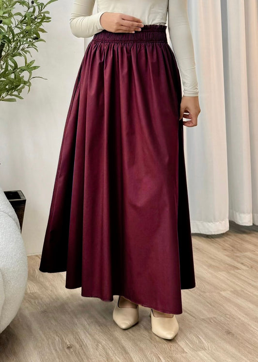 Miaa in Maroon