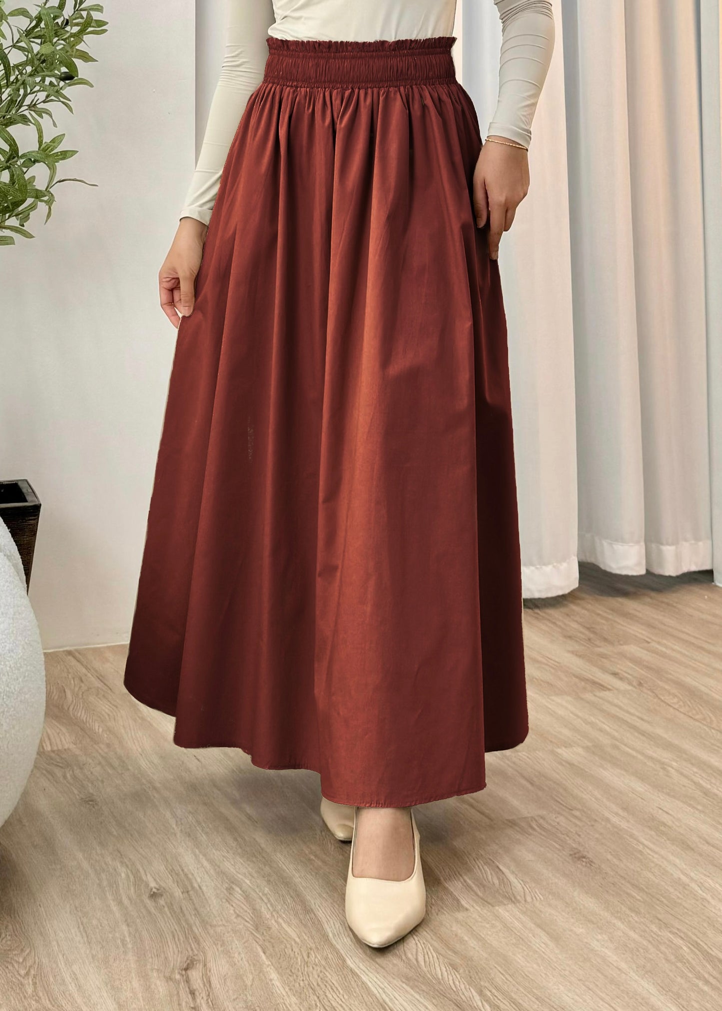 Miaa in Russet