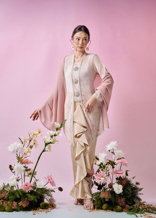 Norma in Blushing Aura